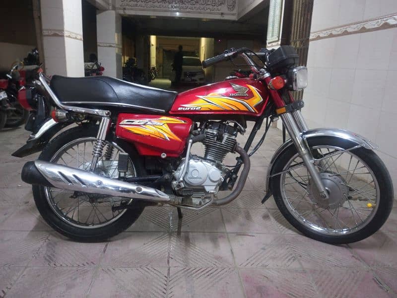 Honda 125 Karachi number 15