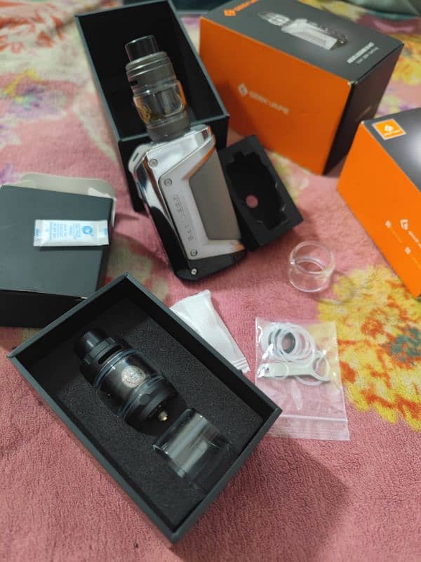 Geek Vape. . AEGIS LEGEND III KIT 200W DARG GRAY 0