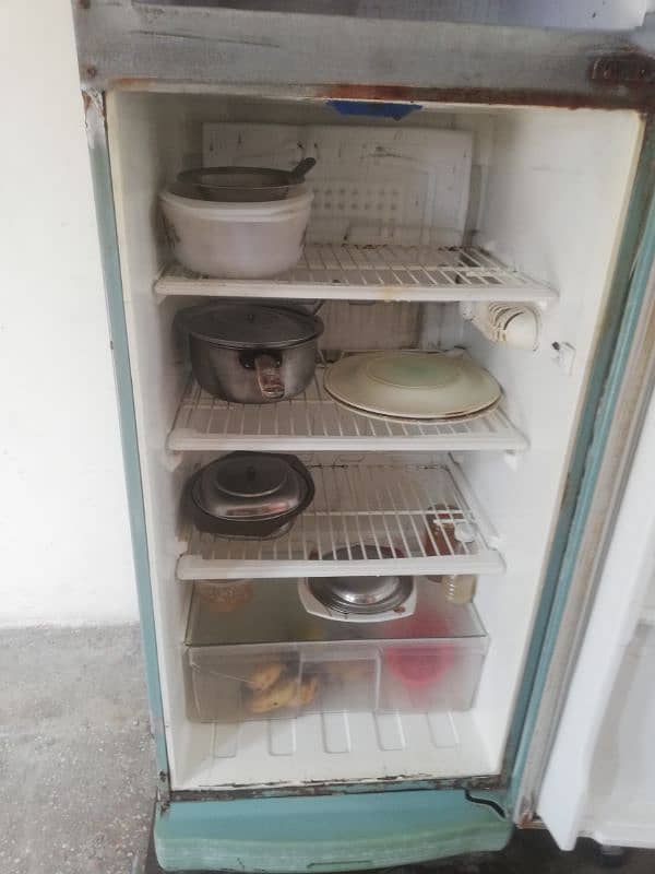 a refrigerator available for sell 3