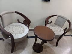 Cofee Table With 2 Chairs