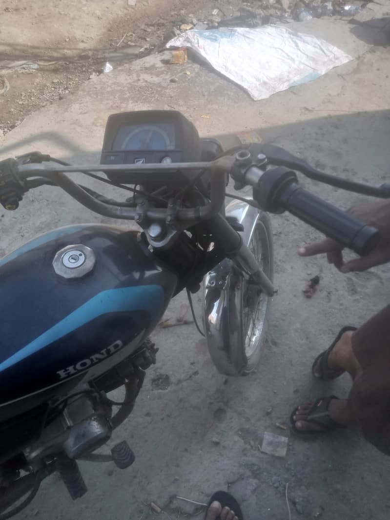 road prins bike all ok need mony. . Rs 28500 3