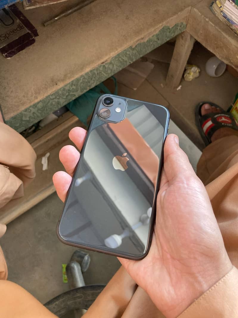 iPhone 11 black  1