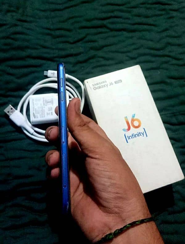 samsung J6 10/10 condition 4