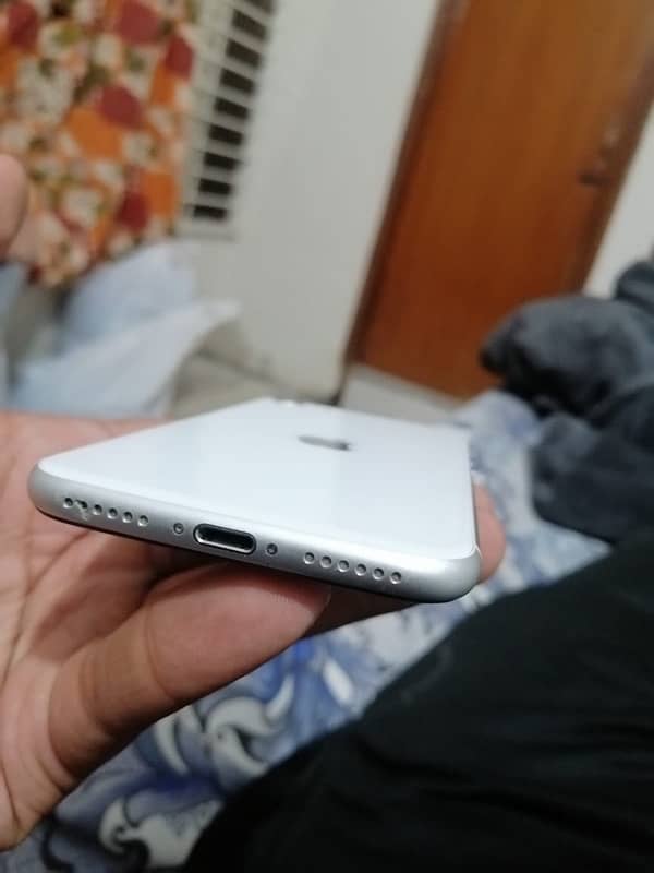 iPhone SE 2020 128Gb FU non pta 3