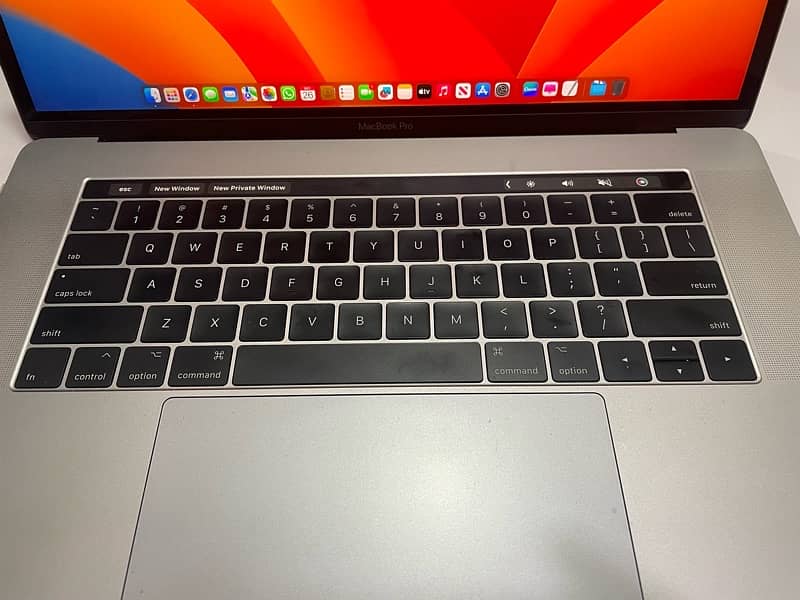 MacBook Pro 15-inch (Mid-2017) TouchBar 1