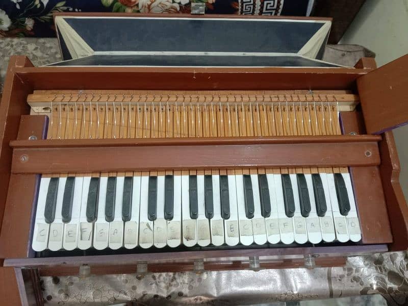 Used Harmonium 3