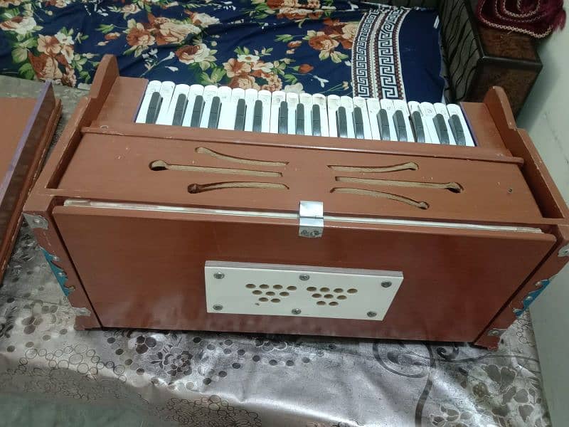 Used Harmonium 6