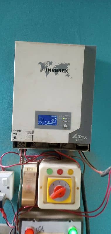 inverex aerox 2.2 kw hybrid inverter 1