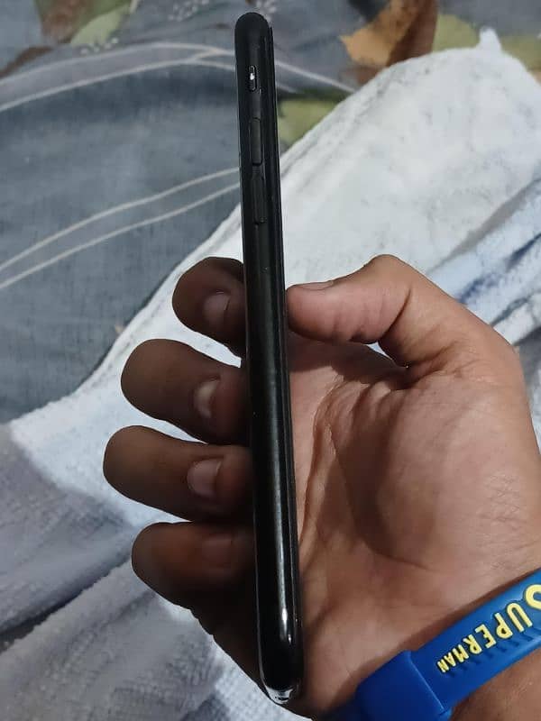 iPhone 7 Urgent Sale 4