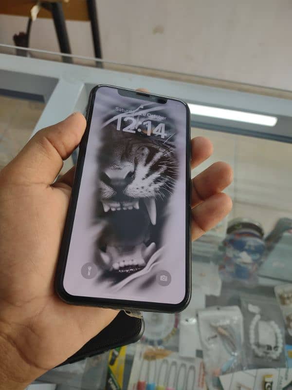 urgent sale iphone x 64 gb 1