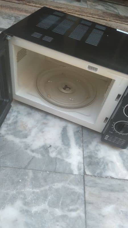 Dwalance microwave oven 1