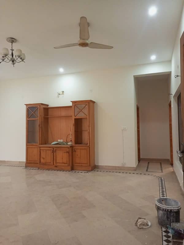 10 Marla Upper Portion For Rent In G-13/4 Islamabad 1