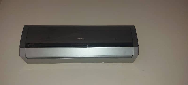 gree ac 1.5 ton heat and cool model just like new 0