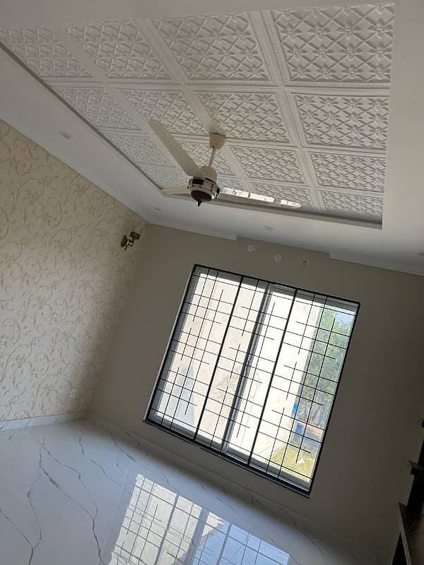 10 MARLA BRAND NEW HOUSE FOR SALE LDA APPROVED GAS AVAILABLE IN CENTRAL BLOCK PHASE 1 BAHRIA ORCHARD LAHORE 4