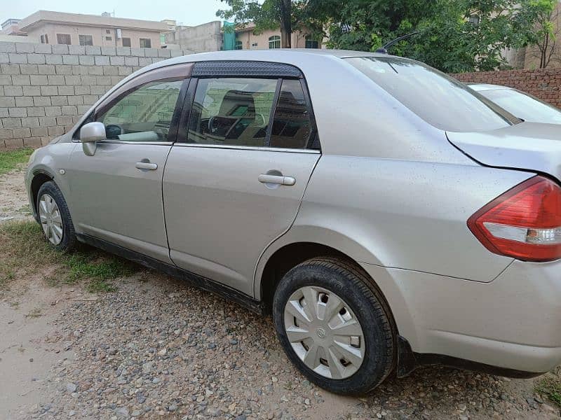 Nissan Tiida Latio 1.5  Car 10