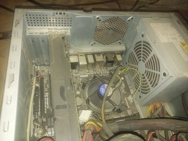 GAMING BEAST/ GAMING PC. 8GB GRAPHIC CARD, 16GB RAM 5