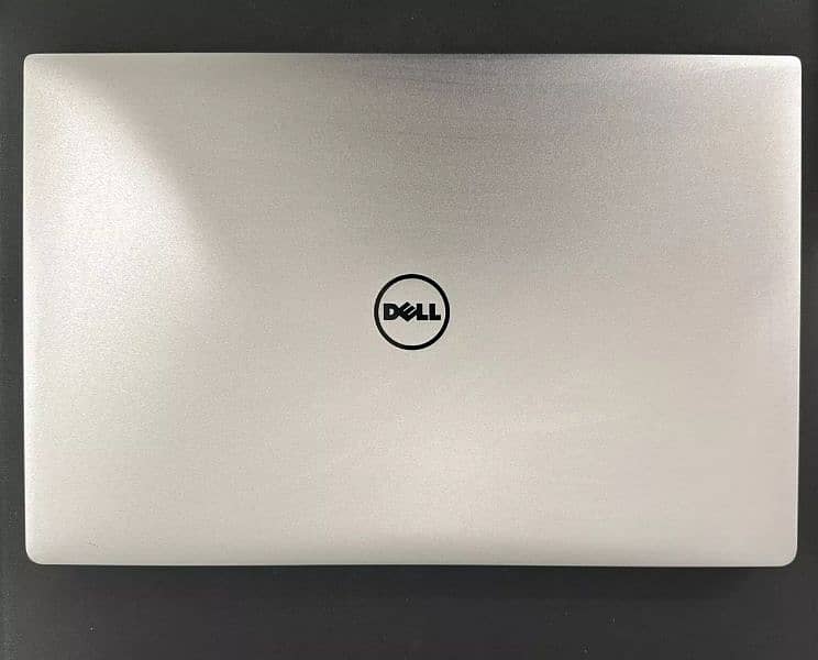 Dell Precision 5520 1