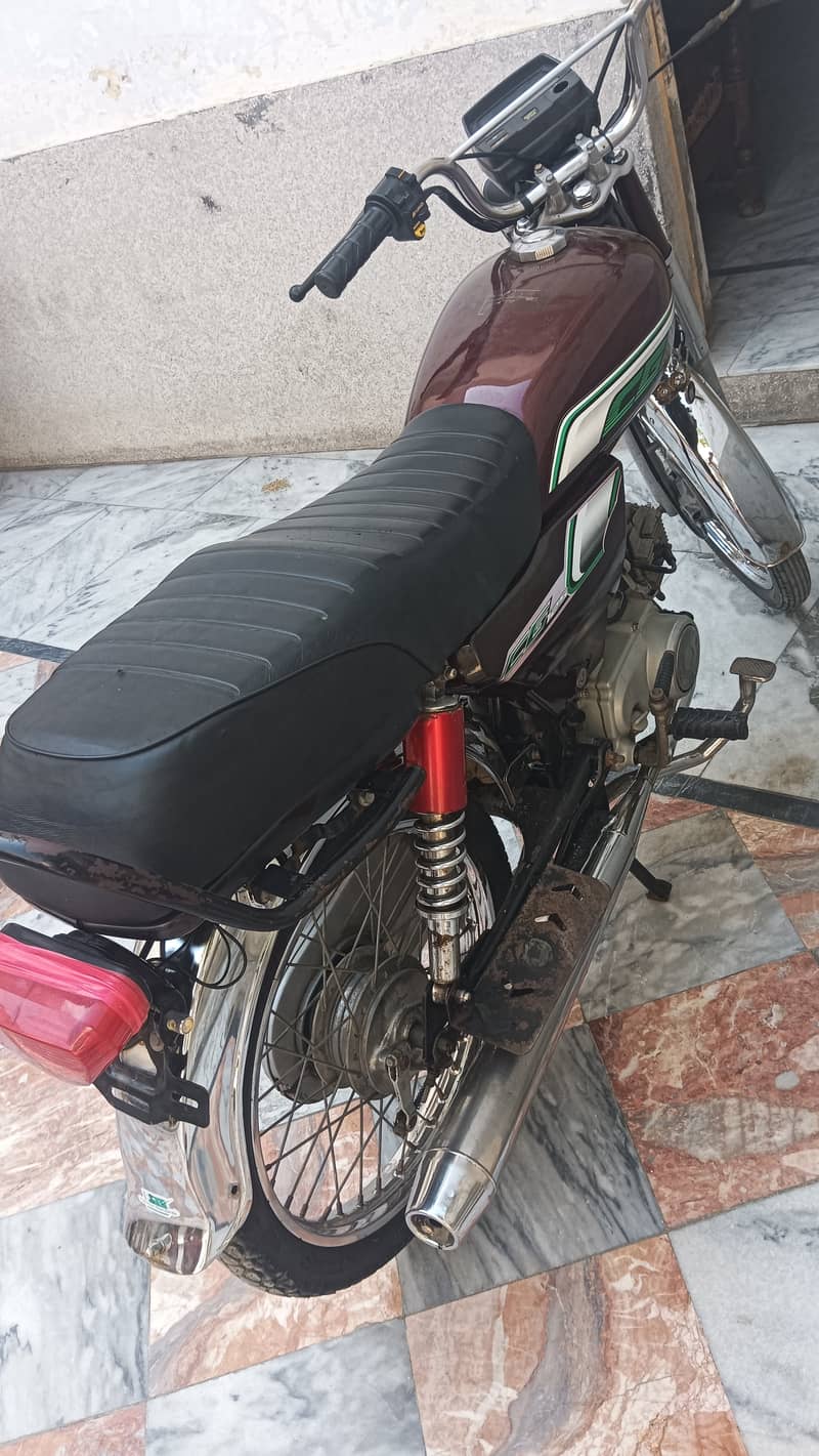 Super Star  19 Model . Nowshera Number May hy Engine Ok . Home use bike 1