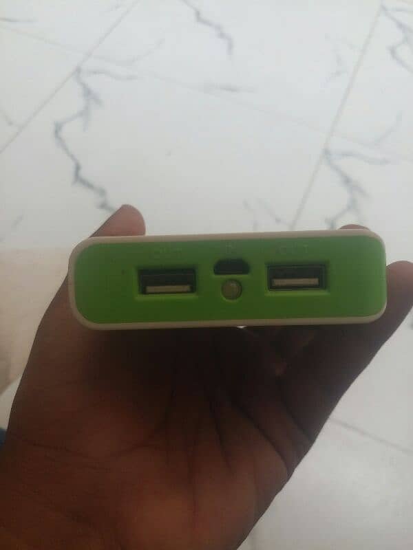 Power Bank  MAh:20000 4