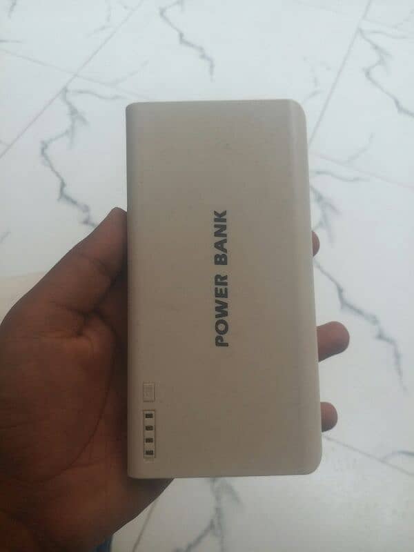 Power Bank  MAh:20000 5