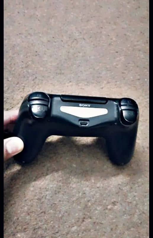 ps4 controller   for sale location muzffarbad 3