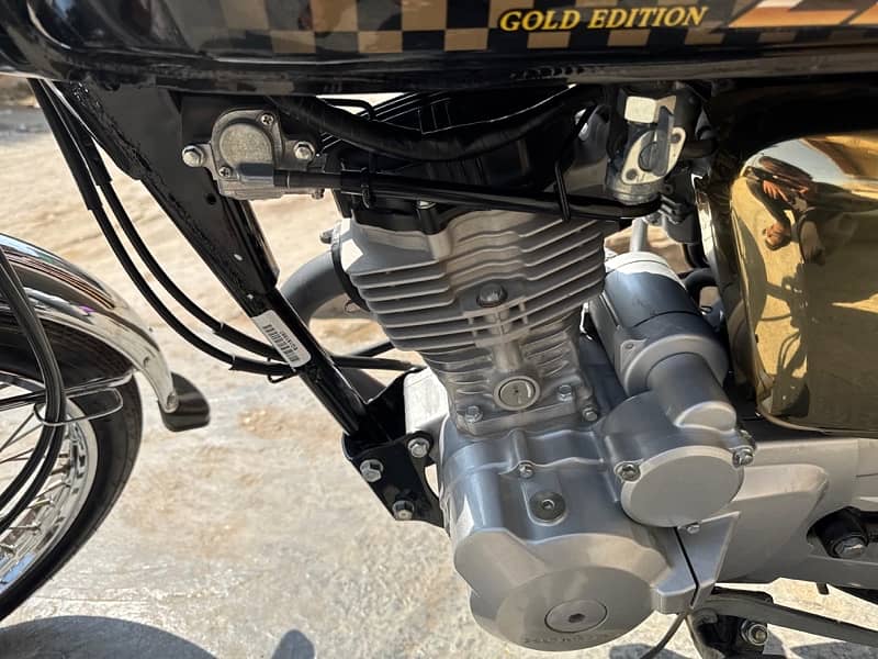 CG 125 SPECIAL EDITION GOLDEN 7