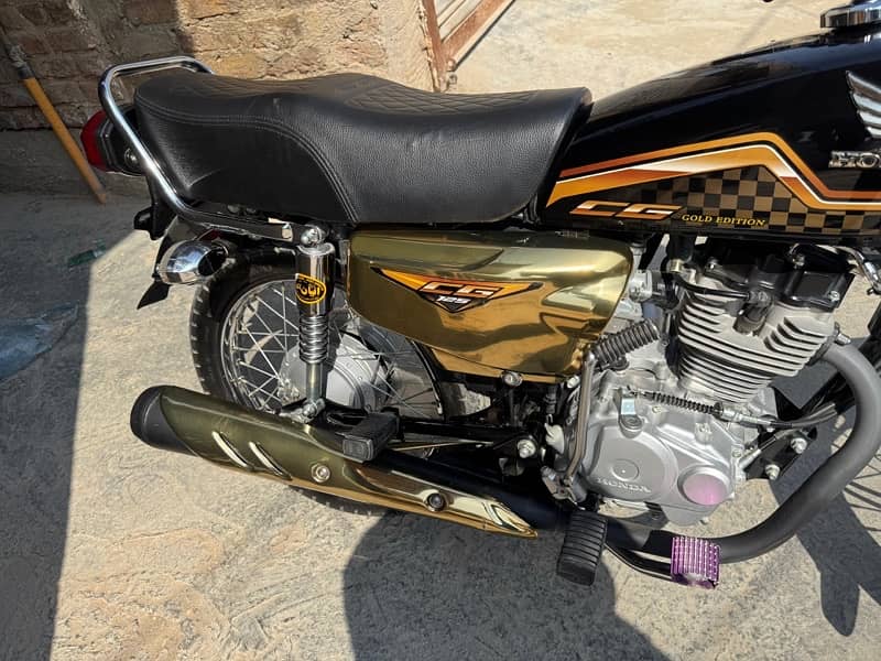 CG 125 SPECIAL EDITION GOLDEN 10