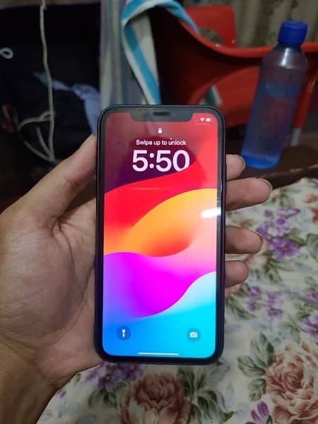 iphone 11 10/10 scratchless 64gb 4