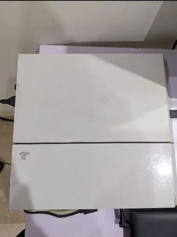 Ps4 fat for sale 10/9 condition 500 GB+Box 1