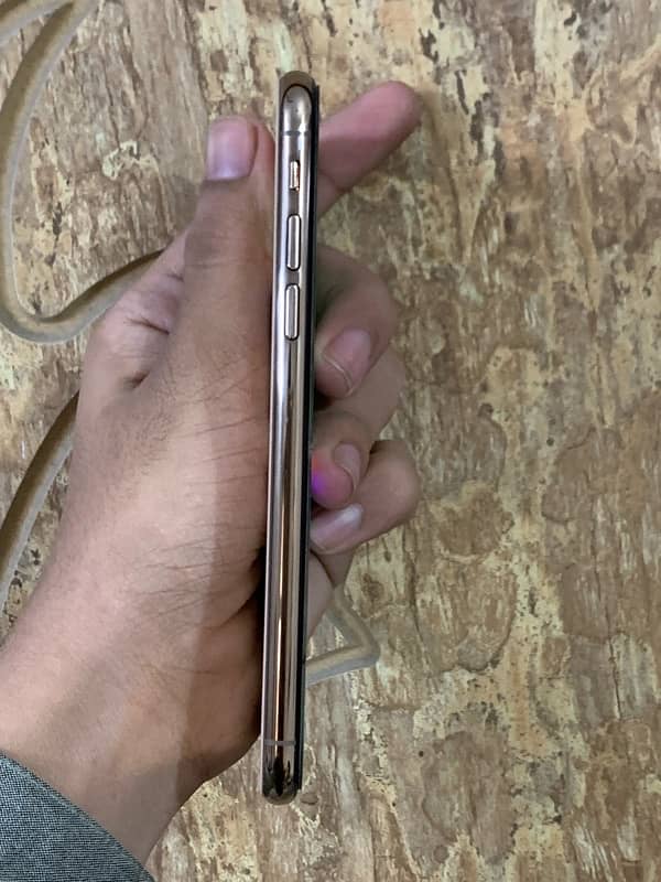 iPhone xs 1