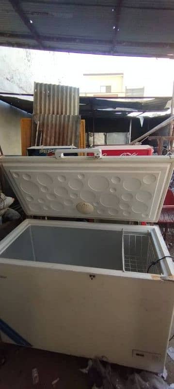 d Freezer for sale urgent 3