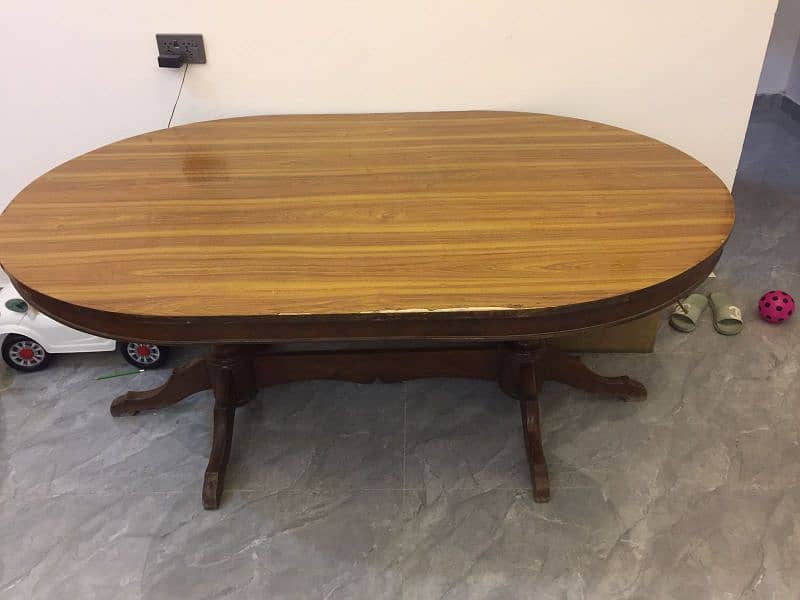 Dinning Table in Perfect Condition with Pure Wood 5