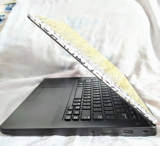 Dell laptop LtE5470 with touch screen. 1