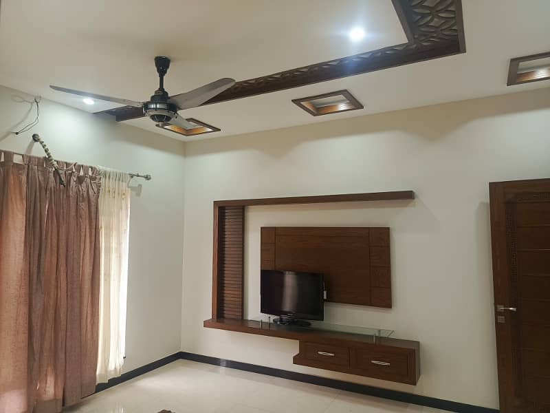 1 KANAL UPPER PORTION FOR RENT IN JANIPHER BLOCK BAHRIA TOWN LAHORE 3