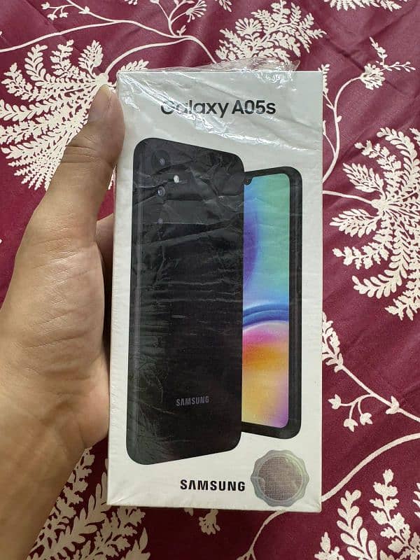 Samsung A05s only box open 0