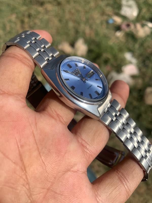 seiko 5 automatic movement 7009 vintage watch 2