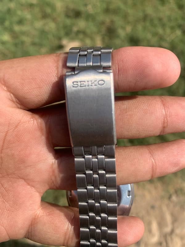 seiko 5 automatic movement 7009 vintage watch 3