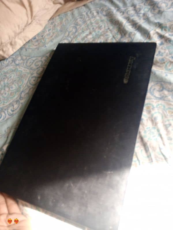 laptop lenove i5 4th gen. 6gb ram.    original charger. body issue 1