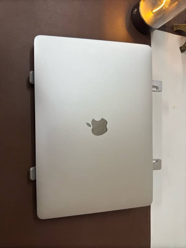 MACBOOK PRO 2018 (13 inch ] 0