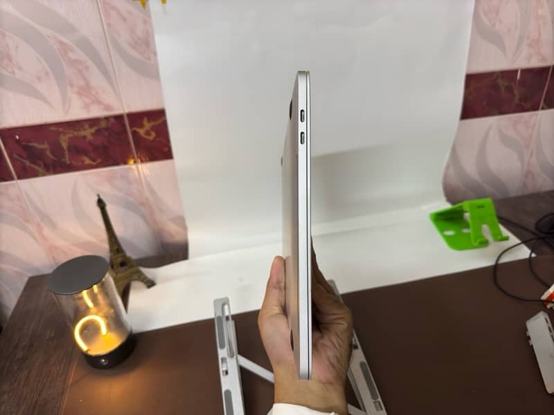 MACBOOK PRO 2018 (13 inch ] 4