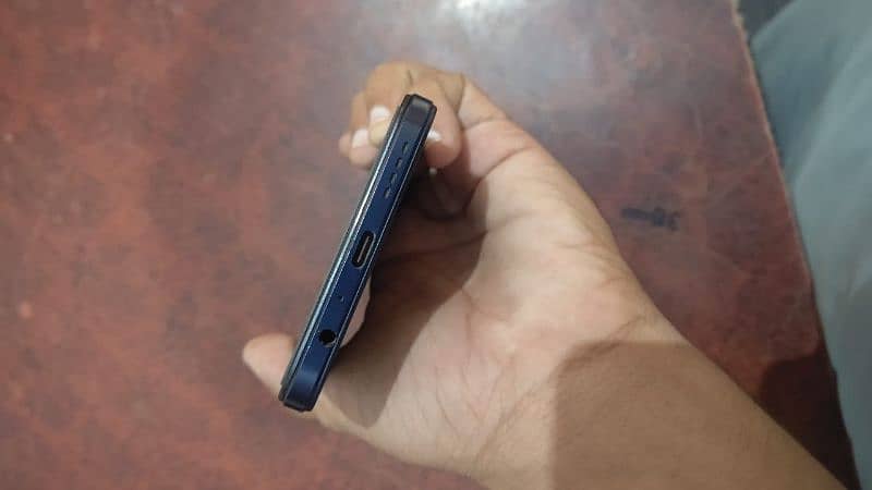 Infinix not 12 10by10 condition with box and charge 2