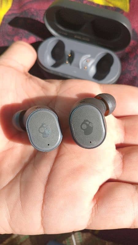 skullcandy wireless earbuds o31,3o94,22-33 2