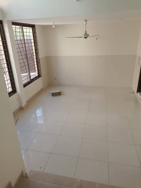 10 Marla Double Storey House For Rent Z Black Madina Town Susan Road Faisalabad 11