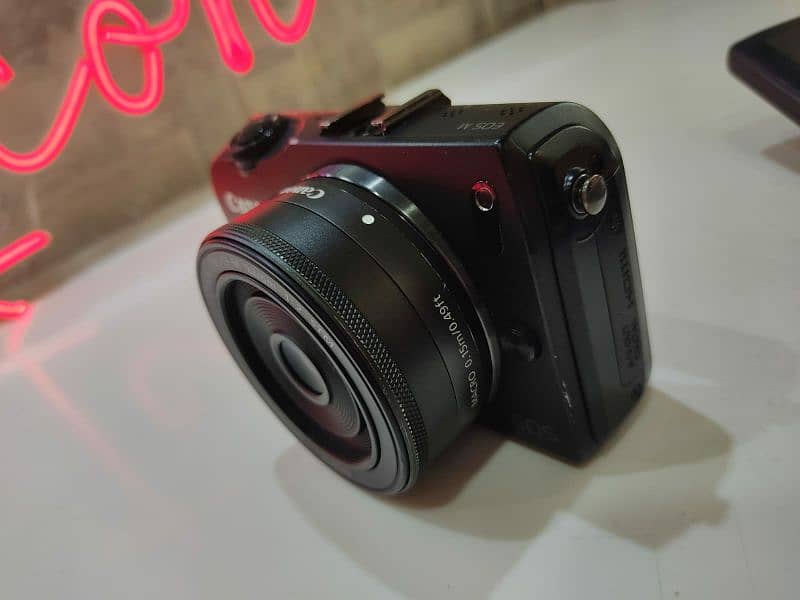 Canon Eos M with 22mm F/2 STM Lens 1