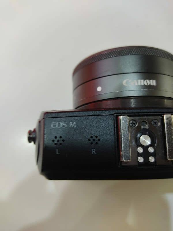 Canon Eos M with 22mm F/2 STM Lens 2