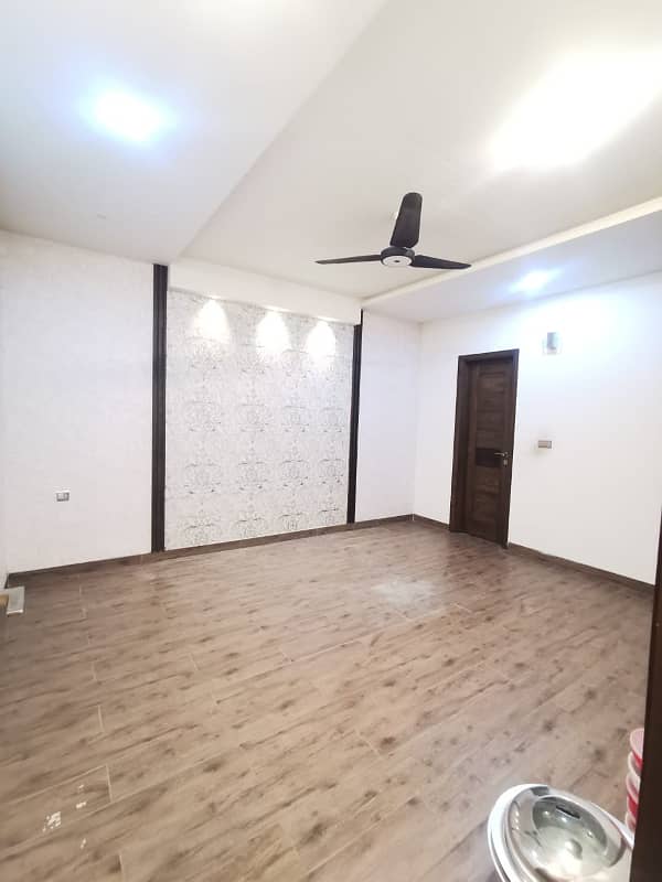 Eden Valley E Block Canal Road Faisalabad 7 Marla Double Storey VIP Beautiful House For Rent 21