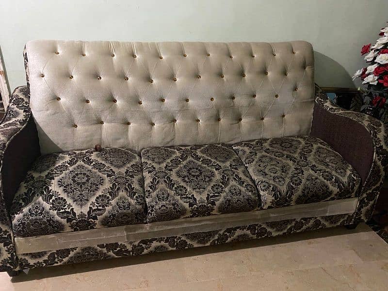 7 seater sofa set. 1