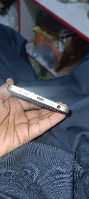 itel a70 4 128 10/10 condition 3