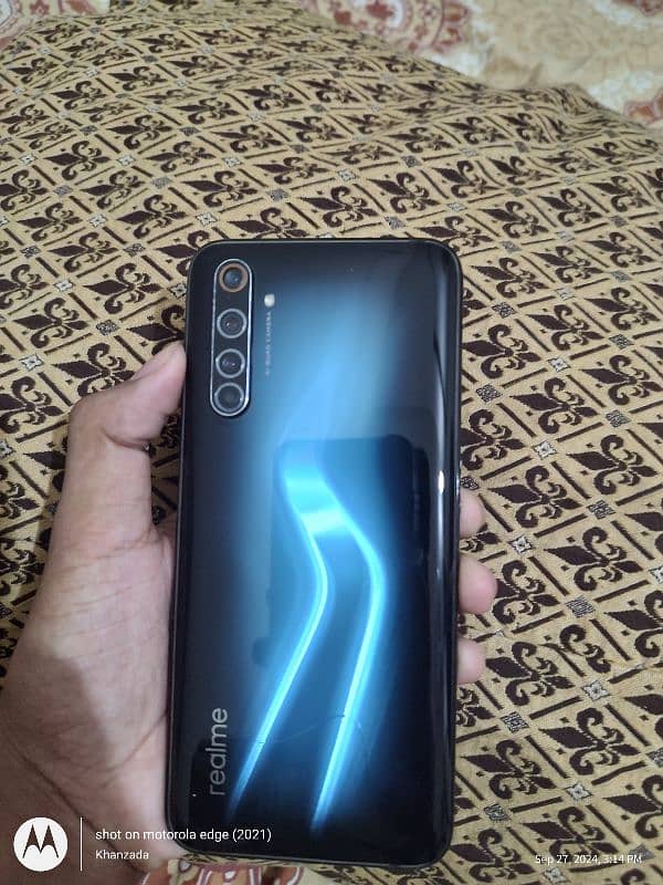 REALME 6 PRO 8 128 WITH BOX AND CHARGER 3