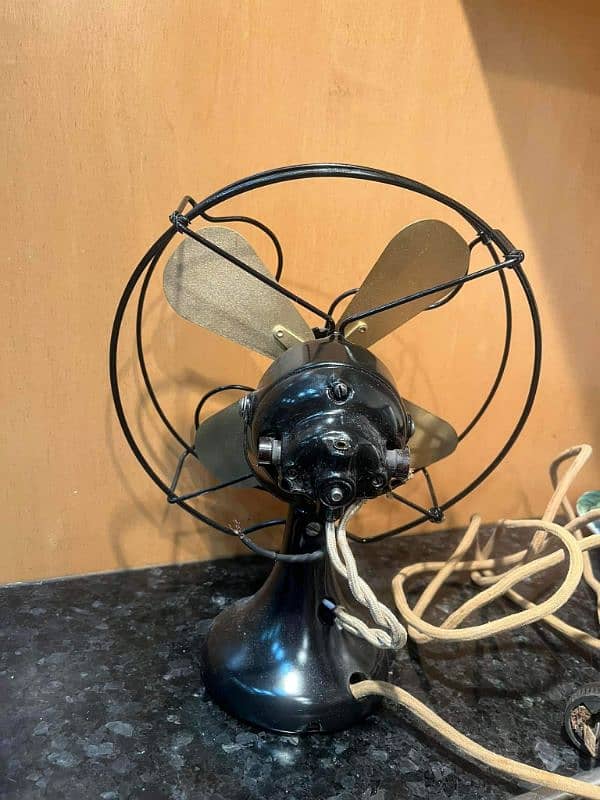 USA branded Table fan 110v 2amp 2